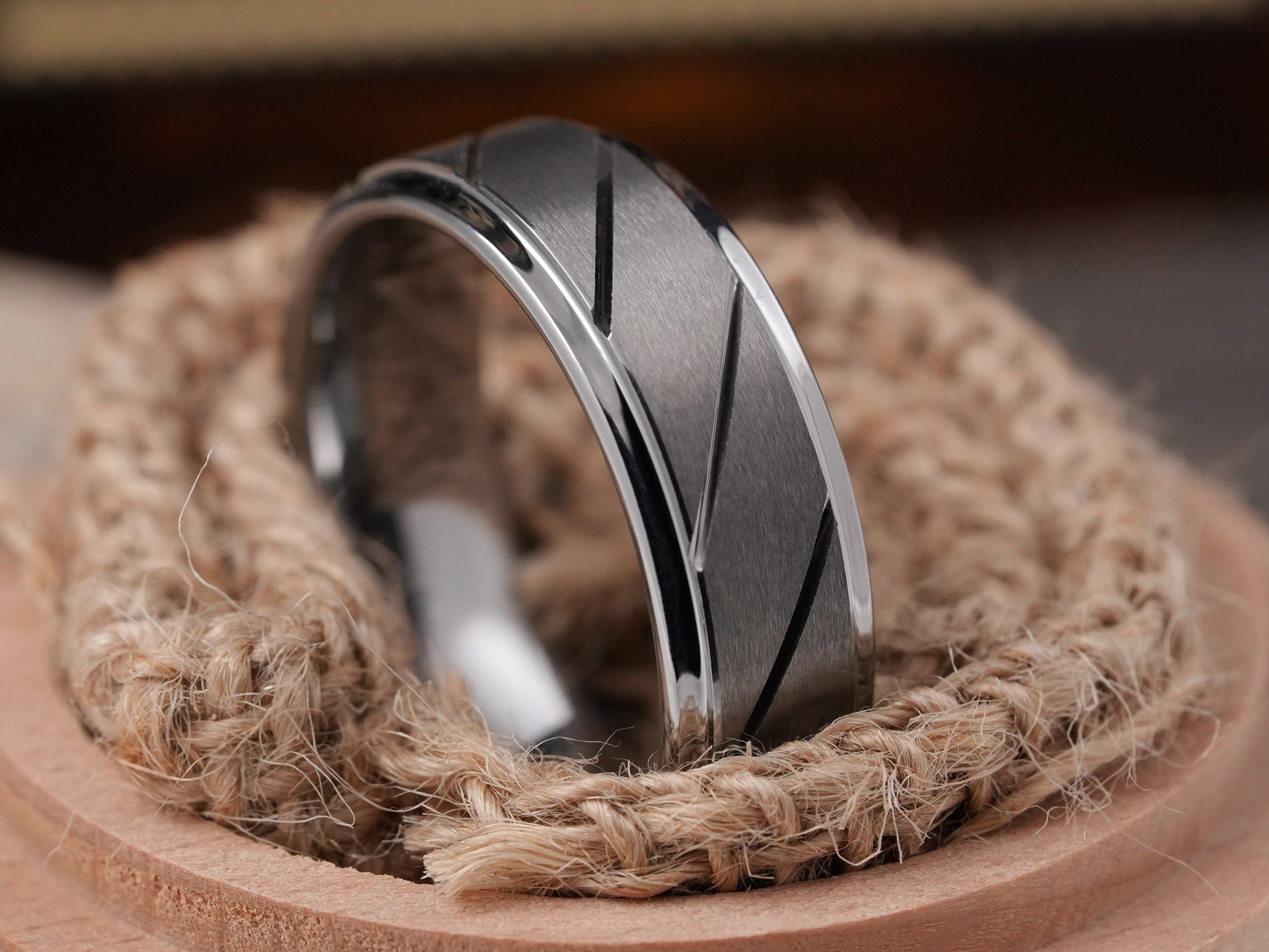 The Speeder | Tungsten Mens Wedding Band with Diagonal Grooves