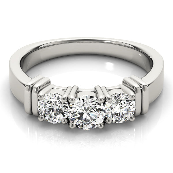 Engagement Rings 3 Stone Round - TN82577